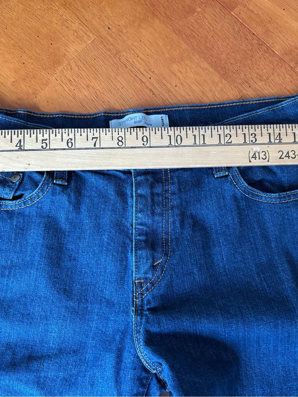 Levi’s 505 Straight Leg Jeans – Size 12